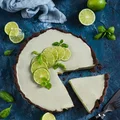 Orzeźwiająca Tarta sernikowa o smaku zielonej herbaty (matcha) z limonką