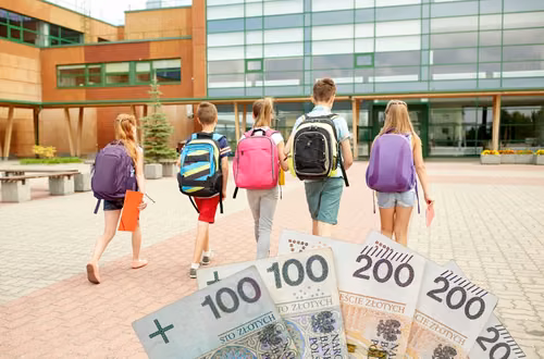 Rodzicu, nie przepłacaj! Te szkolne opłaty mogą być bezprawne!
