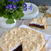 Tarta z czarną porzeczką i bezą