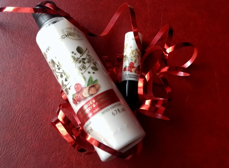 PERFUMOWANE MLECZKO DO CIAŁA ORAZ POMADKA OCHRONNA O ZAPACHU ŻURAWINY Z MIGDAŁEM OD YVES ROCHER