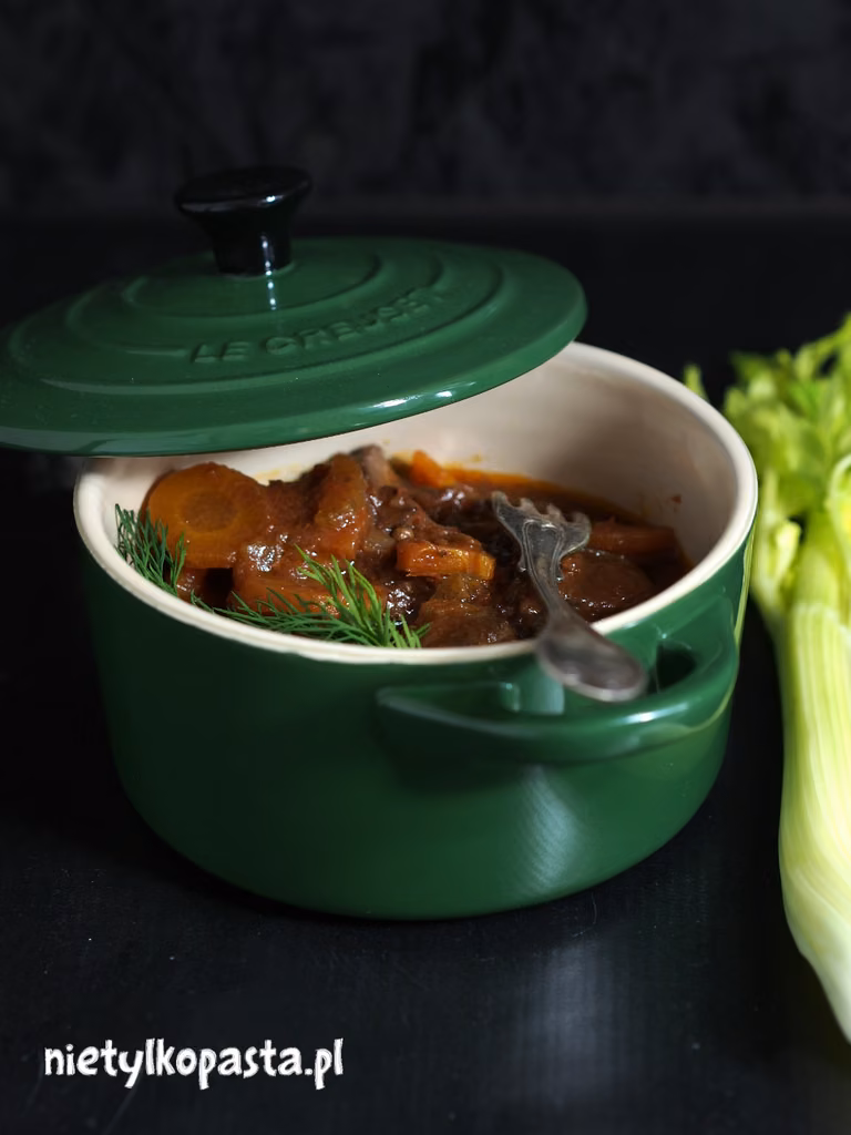 Gulasz z winem BOEUF BOURGUIGNON