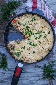 CHICKEN TETRAZZINI - zapiekanka ze spaghetti i kurczakiem.