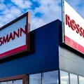 Rossmann wycofuje kosmetyki influencerów! Wydano oświadczenie