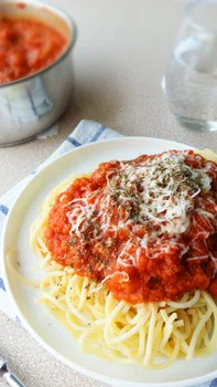 Wegetariańskie spaghetti z soczewicą