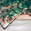 PIZZA NA WŁOSKIM CIEŚCIE Z WĘDZONYMI PIECZARKAMI I RUKOLĄ
