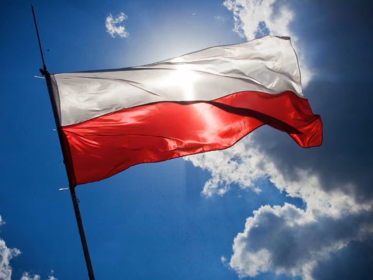 15 sierpnia obchodzimy dwa święta! To dzień wolny od pracy? Co ze sklepami?