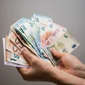 Rekordowy przelew z Brukseli! Polska dostanie 40 miliardów złotych z UE "pod choinkę"!
