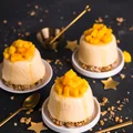 Mini serniczki z mango i granolą