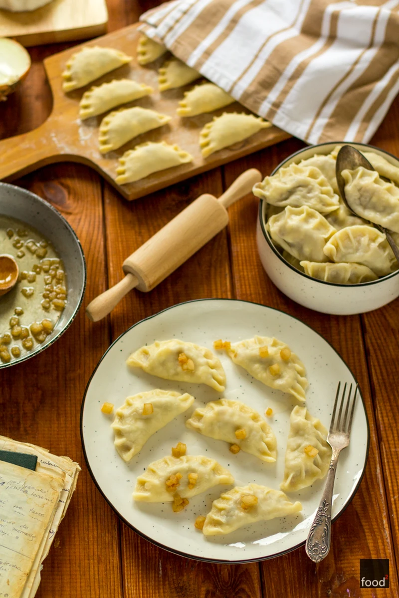 Pierogi z kaszą gryczaną i twarogiem