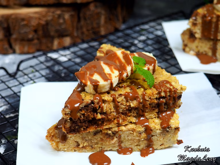 Jaglanka pieczona z bananami