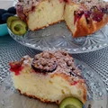 Jogurtowe ciasto ze śliwkami i cynamonową kruszonką