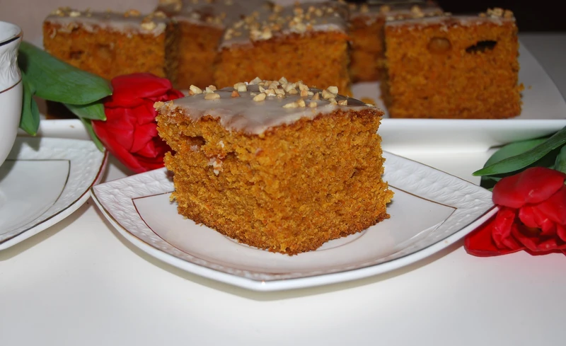 Proste ciasto marchewkowe