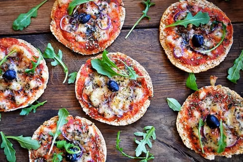 Szybka pizza na chlebku pita