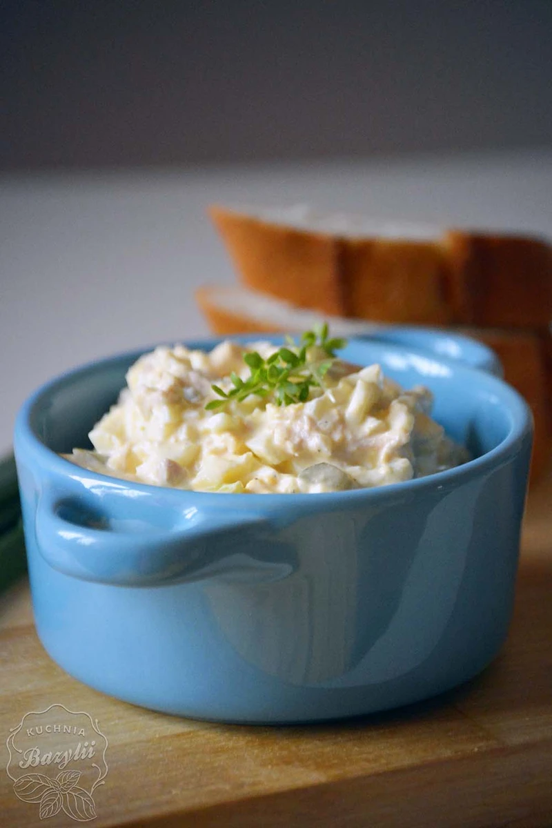 Pasta jajeczna z tuńczykiem i ogórkiem