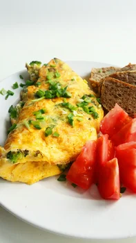 Omlet z brokułami i fetą