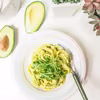 Makaron z pesto z awokado