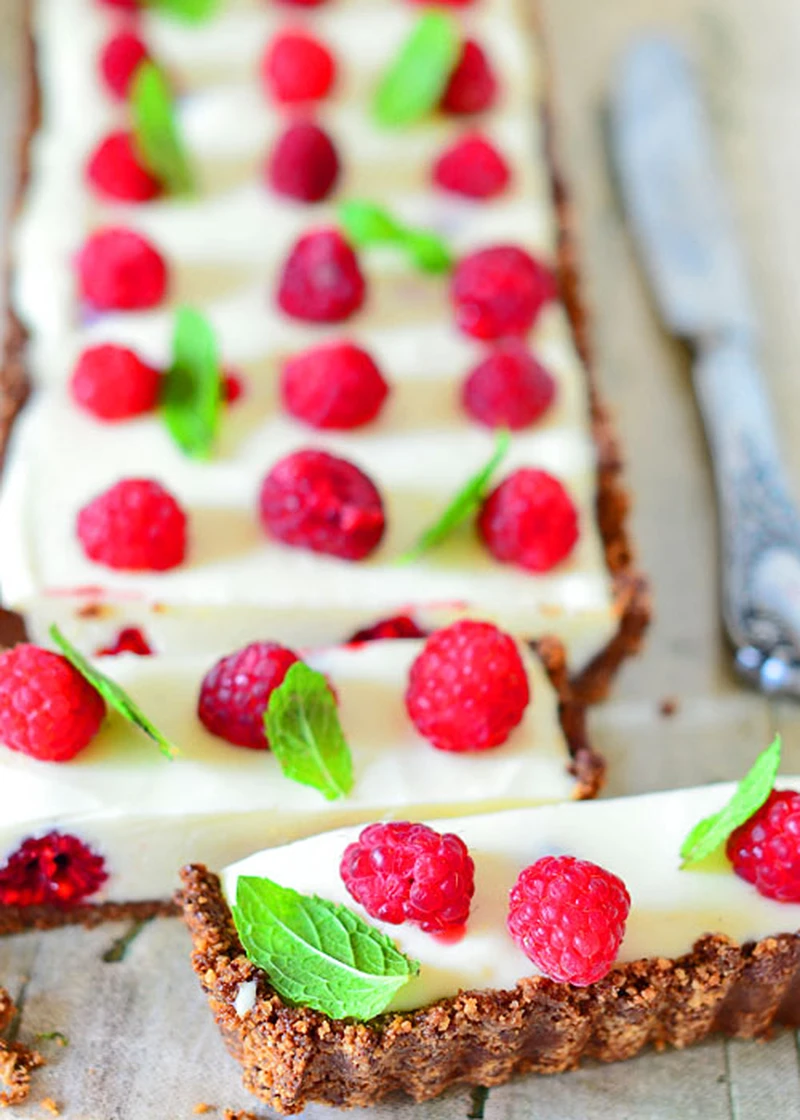 Tarta malinowa bez pieczenia z kremem mascarpone