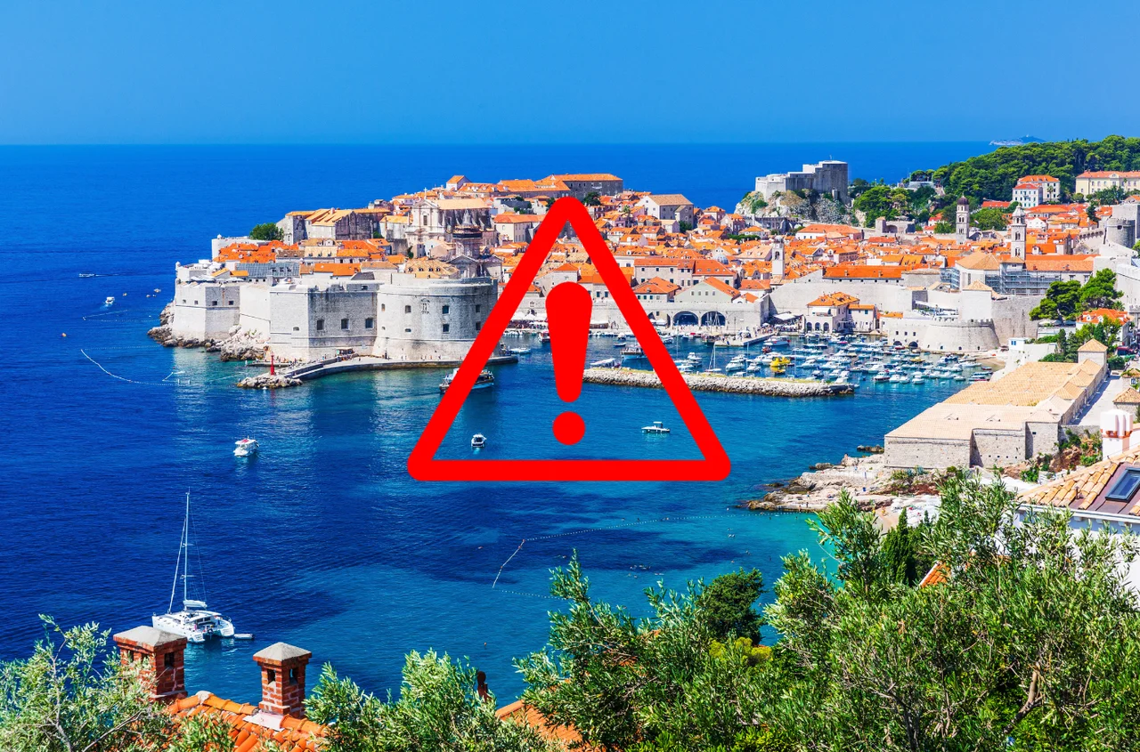 Ministerstwo odradza podróży do Chorwacji! Kraj znalazł się w "pomarańczowej strefie" - o co chodzi?
