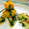 Sakiewki naleśnikowe z curry, nafaszerowane kurczakiem i miętą