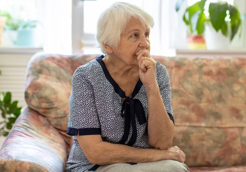 Podarowałam córce mieszkanie, a zięć kazał mi się wynosić. ‘Nie jesteś właścicielką’.” — pisze Halina [LIST]