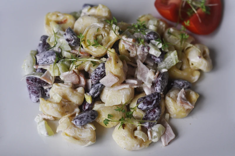 Sałatka z tortellini idealna na święta