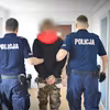 Zatrzymanie 28-latka w Wałbrzychu: Ścigany na Podstawie Siedmiu Listów Gończych Trafi do Zakładu Karnego