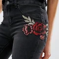 Haft na jeansach