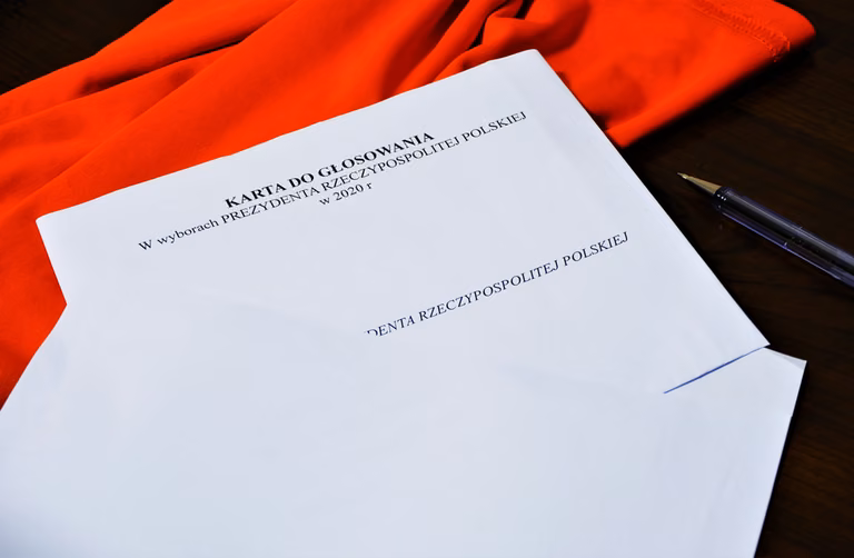 Dostałeś kartę do głosowania z obciętym rogiem? Zobacz, co to oznacza