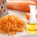 Olej marchewkowy. Poznaj jego właściwości i zastosowanie + PRZEPIS!