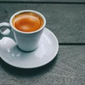 Dodatki i porcelana w różnych stylach