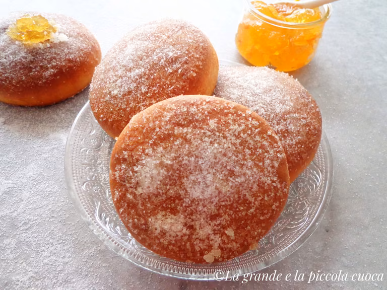 Pieczone pączki z marmoladą pomarańczową