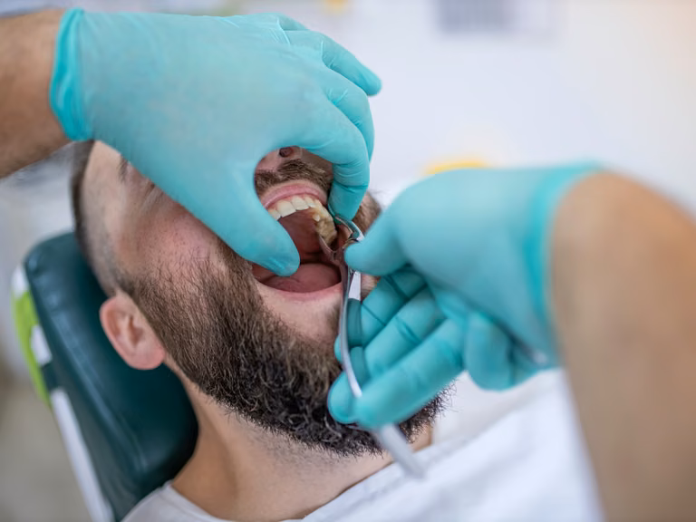 Absurdalne ceny u dentystów! Dlaczego jest tak drogo?