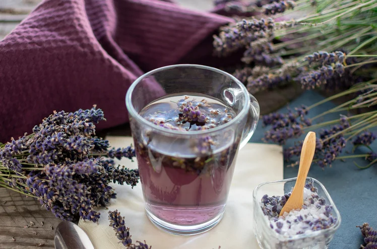 Zdjęcie Zmagasz się z bezsennością i niepokojem?  Oto rozwiązanie: Fioletowa herbata na dobranoc! #1
