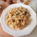 Makaron z pesto orzechowo-ziołowym