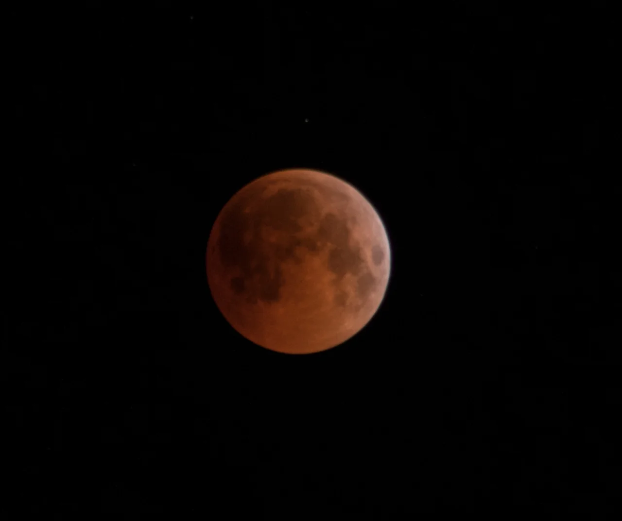 Krwawy Księżyc 2022 - co to za zjawisko i kiedy wypada?
