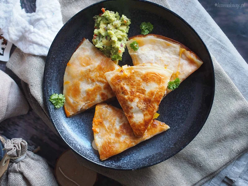 Quesadillas ze stekiem i papryką