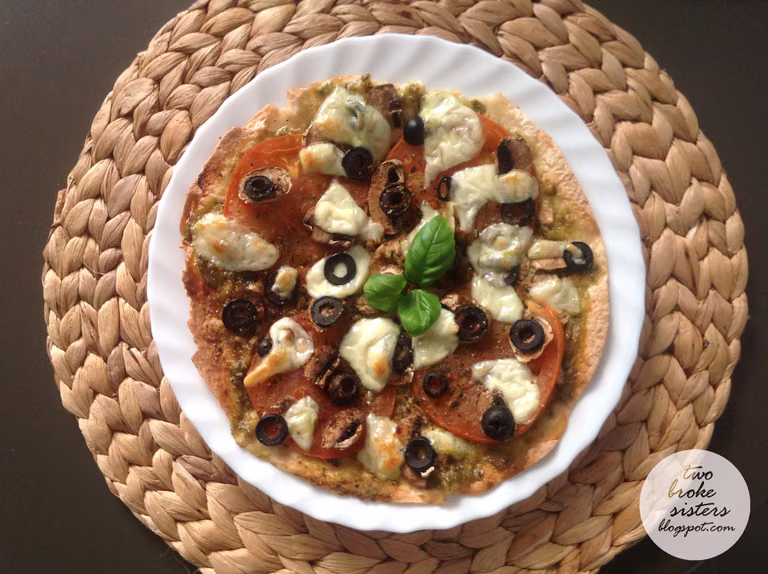 Dietetyczna pizza na spodzie z tortilli