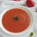 Rozgrzewająca zupa pomidorowa z imbirem