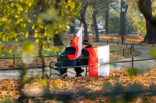 Nie wieszaj flagi „po swojemu”! Ten szczegół może sporo kosztować