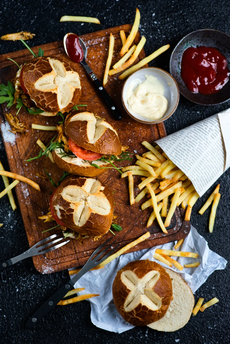 Burgery z pieczoną, soczystą wieprzowiną