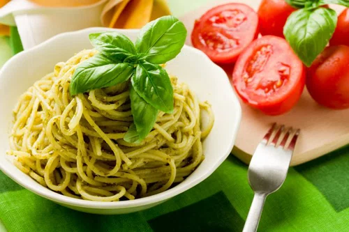 Makaron z pesto bazyliowym