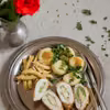 Kotlet szwajcarski CORDON BLUE z zielonym pesto, szynką i serem. Pycha <3