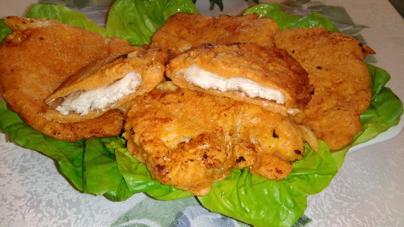 Filet z kurczka w cieście naleśnikowym