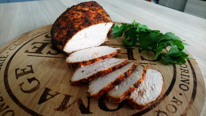 Domowa wędlina - pieczony filet z indyka