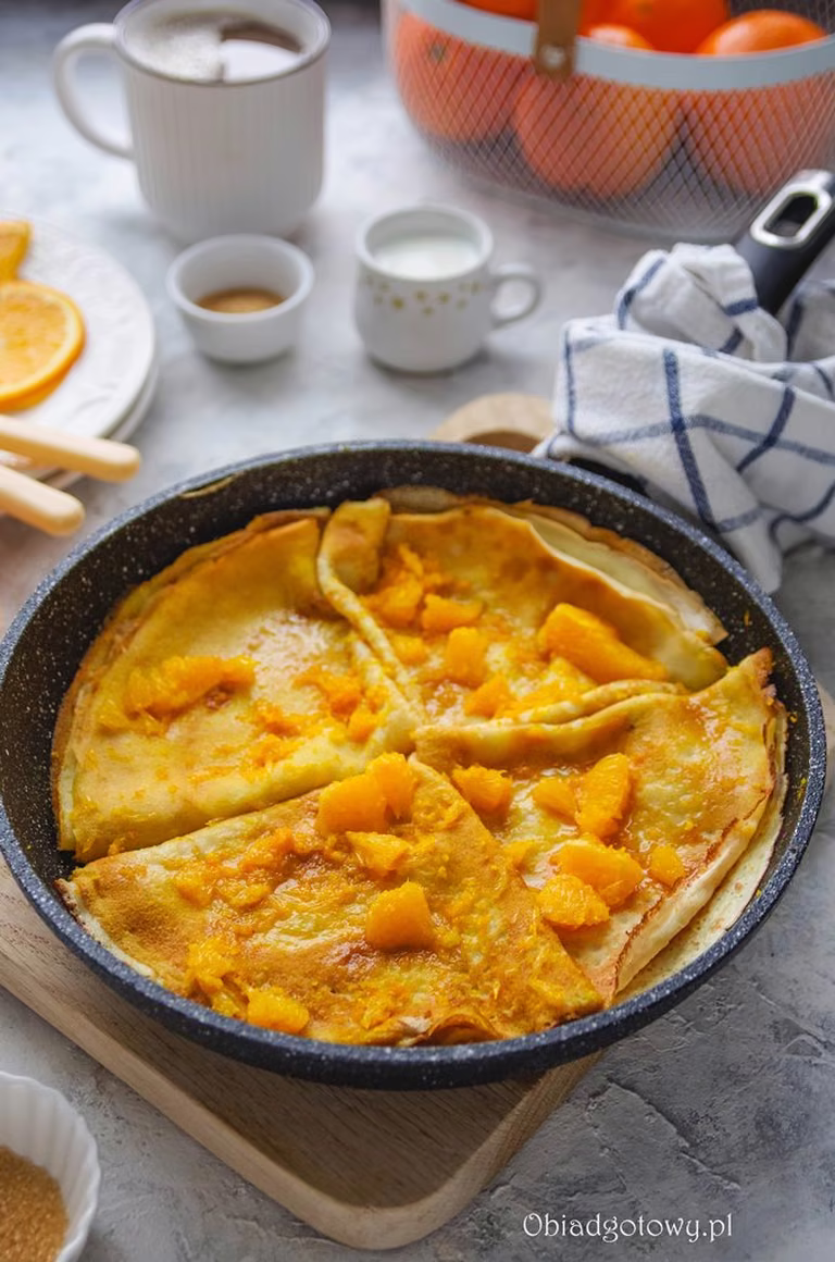Crepes Suzette - podpalane naleśniki w pomarańczowym sosie