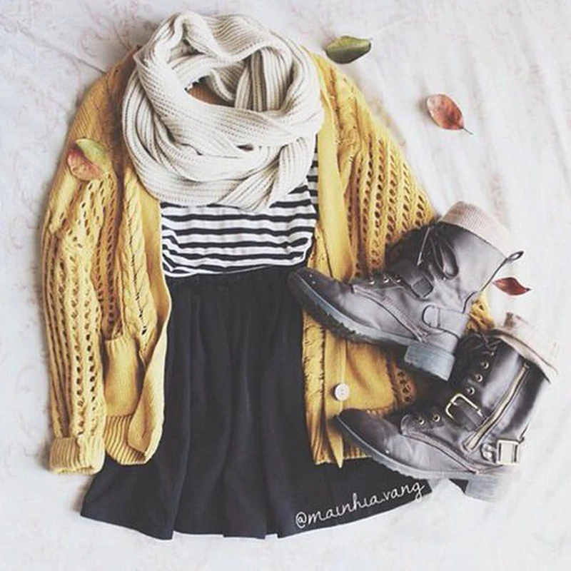 Musztardowy sweter