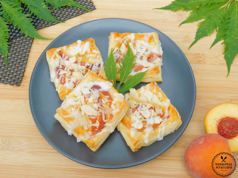 Tartaletki z brzoskwiniami - Wędrówki po kuchni
