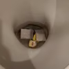 Wiele osób wrzuca torebkę po herbacie do toalety! Sprawdź dlaczego