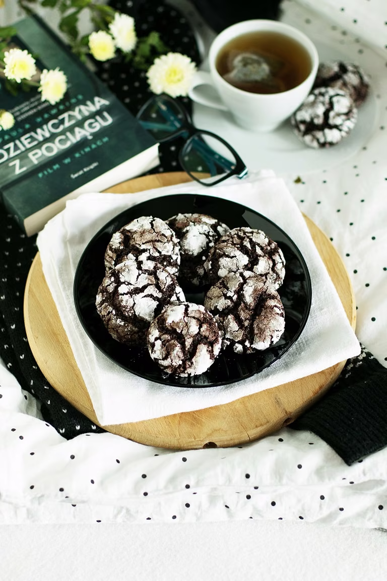 Czekoladowe popękane ciasteczka (chocolate crikles)
