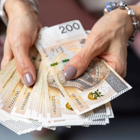 3450 zł rocznie specjalnego dodatku do emerytury! Przelewy trafią na konto tych osób do 15 lipca